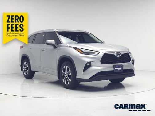 Silver 2022 Toyota Highlander XLE