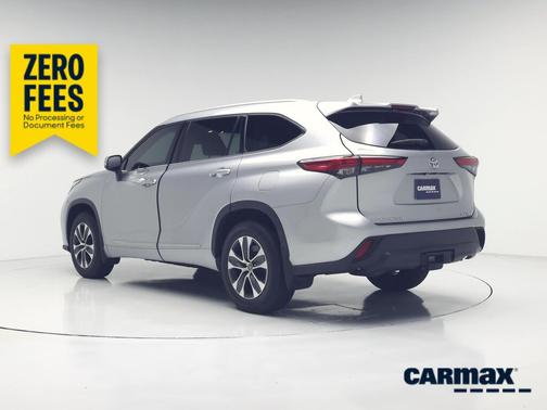 Silver 2022 Toyota Highlander XLE