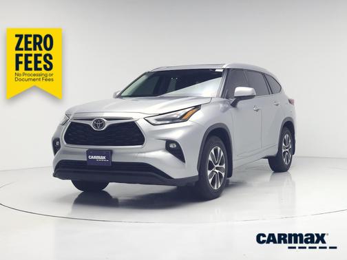 Silver 2022 Toyota Highlander XLE