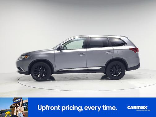 Gray 2017 Mitsubishi Outlander SE