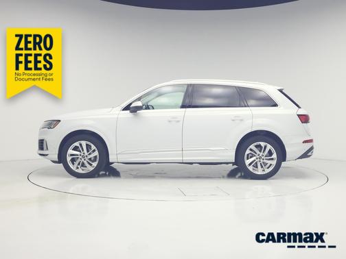 White 2023 Audi Q7 Premium