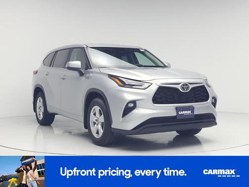 Silver 2023 Toyota Highlander LE