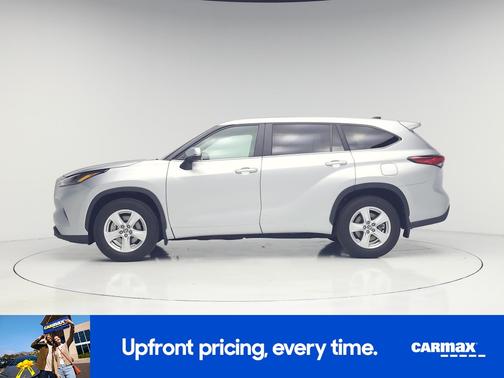 Silver 2023 Toyota Highlander LE