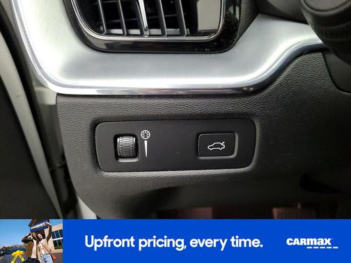 2018 Volvo XC60 T5 Momentum