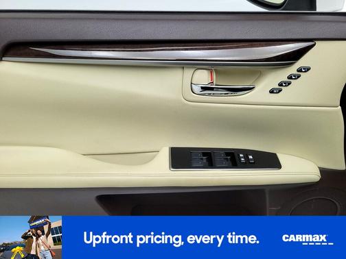 White 2018 Lexus ES 350