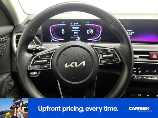 Gray 2025 Kia Seltos S