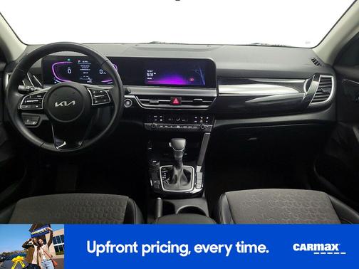 Gray 2025 Kia Seltos S