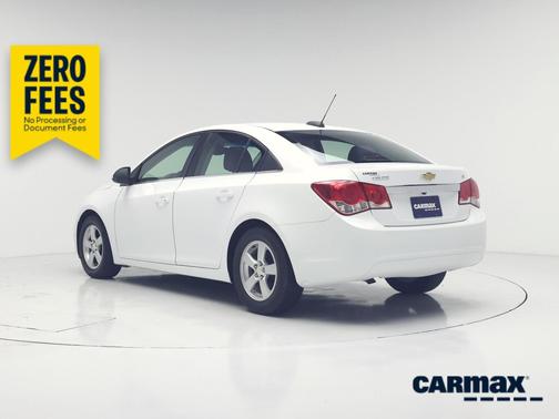 White 2015 Chevrolet Cruze LT