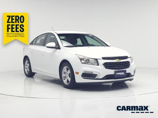 White 2015 Chevrolet Cruze LT