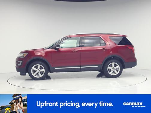 Red 2017 Ford Explorer XLT