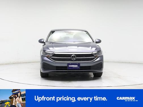 Gray 2024 Volkswagen Jetta SE