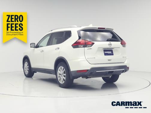 White 2017 Nissan Rogue SV