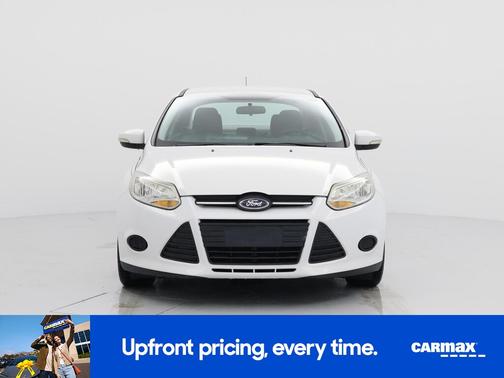 White 2014 Ford Focus SE