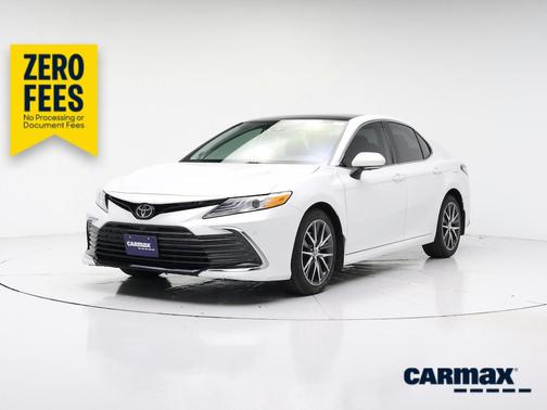 White 2022 Toyota Camry XLE