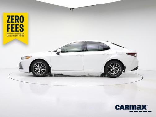 White 2022 Toyota Camry XLE