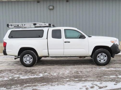 2022 Toyota Tacoma SR