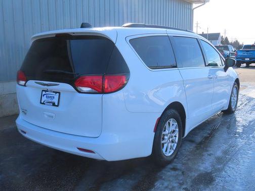 2021 Chrysler Voyager LXI