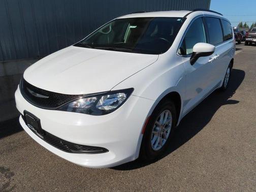 2021 Chrysler Voyager LXI