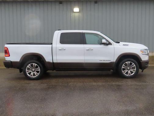 Ivory White Tri-Coat Pearlcoat 2019 RAM 1500 Longhorn
