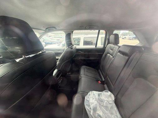 Baltic Gray Metallic Clearcoat 2023 Jeep Grand Cherokee Limited