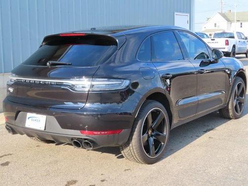 2021 Porsche Macan Base