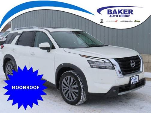 2024 Nissan Pathfinder SL