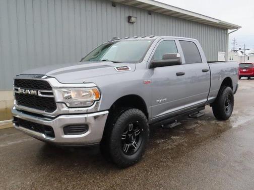 2019 RAM 2500 Tradesman Crew Cab 4x4 6'4' Box