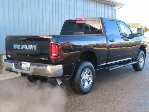 2025 RAM 2500 Tradesman Crew Cab 4x4 6'4' Box
