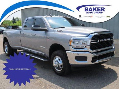 2022 RAM 3500 Big Horn Crew Cab 4x4 8' Box