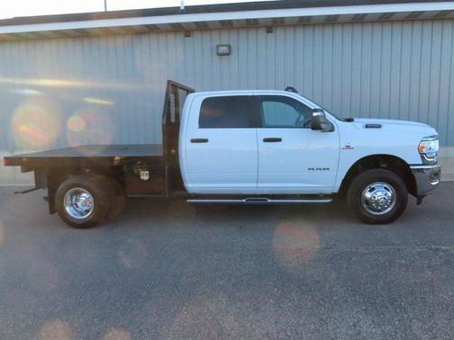 2024 RAM 3500 Big Horn Crew Cab 4x4 8' Box