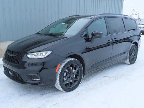 2026 Chrysler Pacifica L