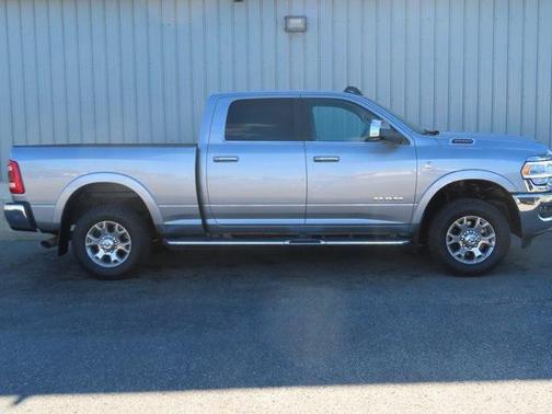 2021 RAM 3500 Laramie Crew Cab 4x4 6'4' Box