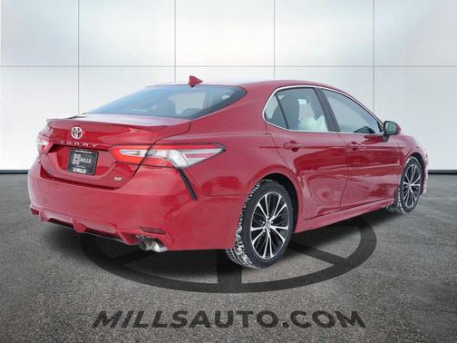 2019 Toyota Camry SE