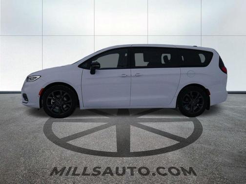 2026 Chrysler Pacifica L