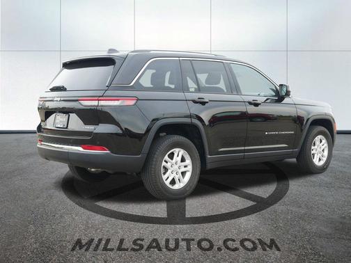 2022 Jeep Grand Cherokee Laredo