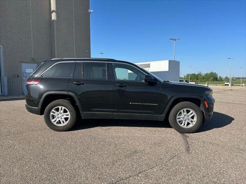 2022 Jeep Grand Cherokee Laredo