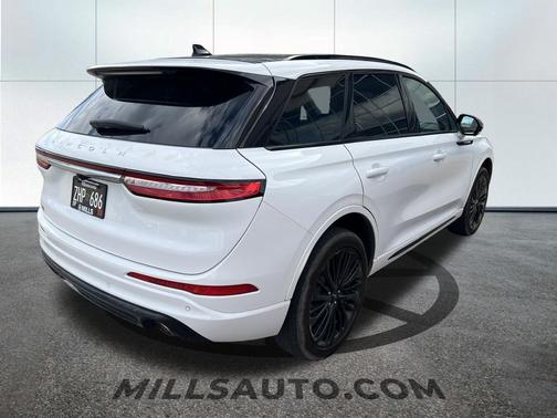 Pristine White Metallic Tri-Coat 2024 Lincoln Corsair Reserve