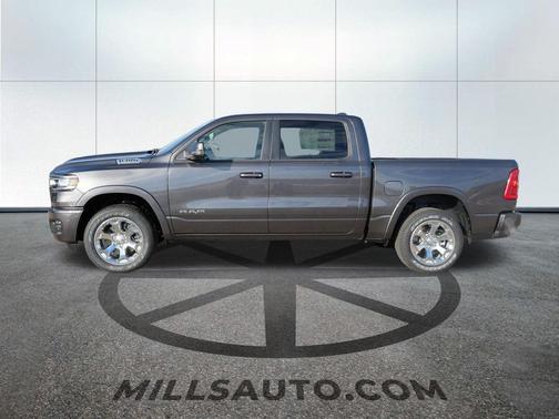 Granite Crystal Metallic Clearcoat 2026 RAM 1500 Big Horn/Lone Star