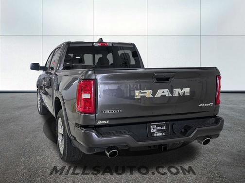 Granite Crystal Metallic Clearcoat 2026 RAM 1500 Big Horn/Lone Star