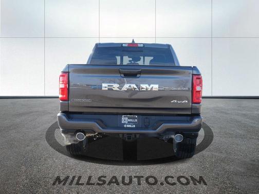 Granite Crystal Metallic Clearcoat 2026 RAM 1500 Big Horn/Lone Star