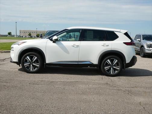 2022 Nissan Rogue SL