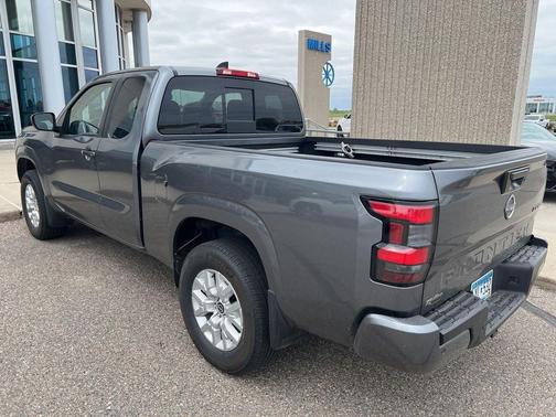 Gun Metallic 2024 Nissan Frontier SV