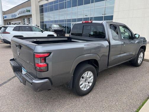 Gun Metallic 2024 Nissan Frontier SV