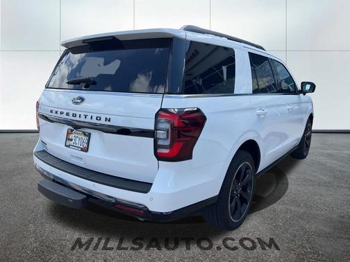 Star White Metallic Tri-Coat 2023 Ford Expedition Limited