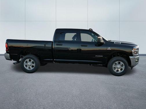 2026 RAM 3500 Big Horn Crew Cab 4x4 6'4' Box
