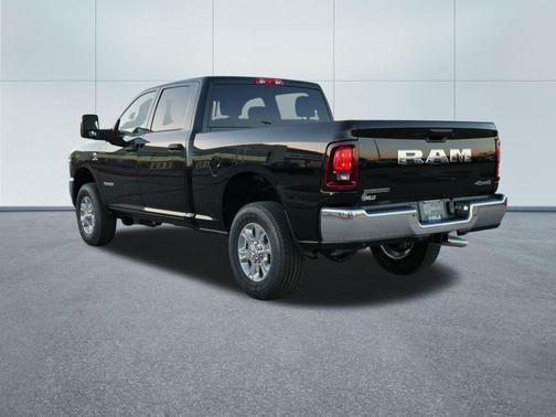 2026 RAM 3500 Big Horn Crew Cab 4x4 6'4' Box