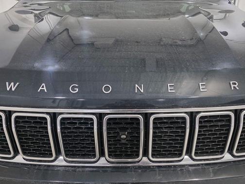 Charcoal 2022 Jeep Wagoneer Series III 4x4