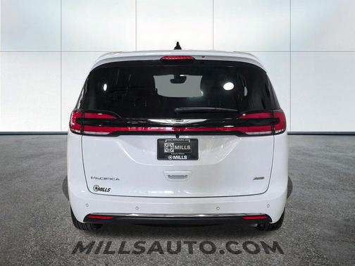 2026 Chrysler Pacifica L