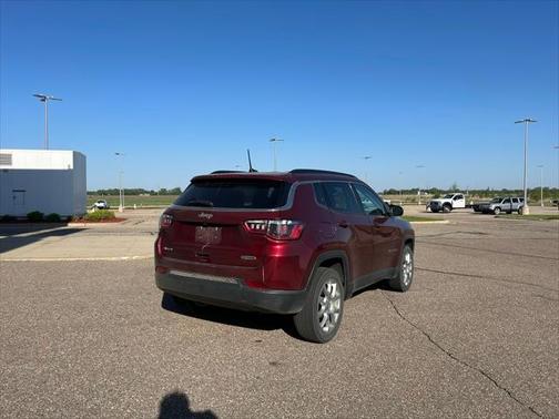 2022 Jeep Compass Latitude Lux