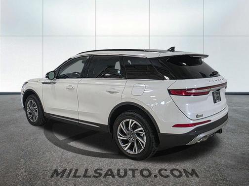 2026 Lincoln Corsair Premiere